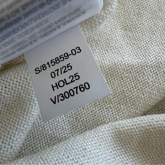 NWOT Banana Republic Extra-Fine Merino Wool Cream Beige V-Neck Sweater Size L - Picture 8 of 8